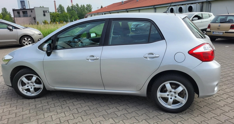 Toyota Auris cena 23900 przebieg: 162000, rok produkcji 2010 z Bieruń małe 742